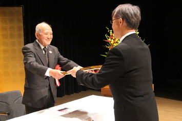 砂川市認知症を抱える家族の会 代表 玉菊盛雄様