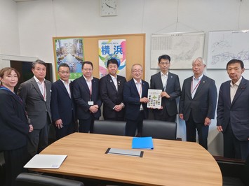 道路局石和田二郎次長