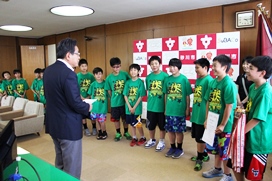 ミニバスケットボール少年団から市長へ全道大会出場報告